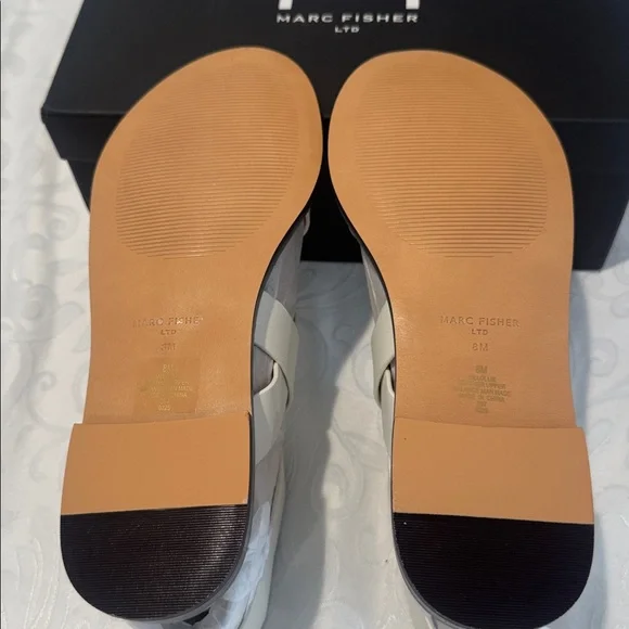 Marc Fisher Loop Sandal. Ladies 8 - Picture 11 of 15
